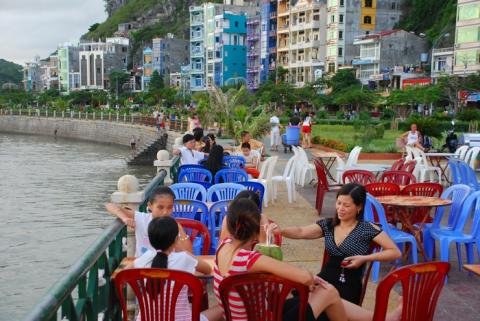 Cat Ba Island - Joel Carillet